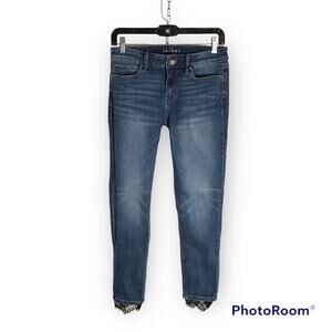 White House Black Market WHBM Sz 2 The Skinny Ankle Classic Rise Jeans